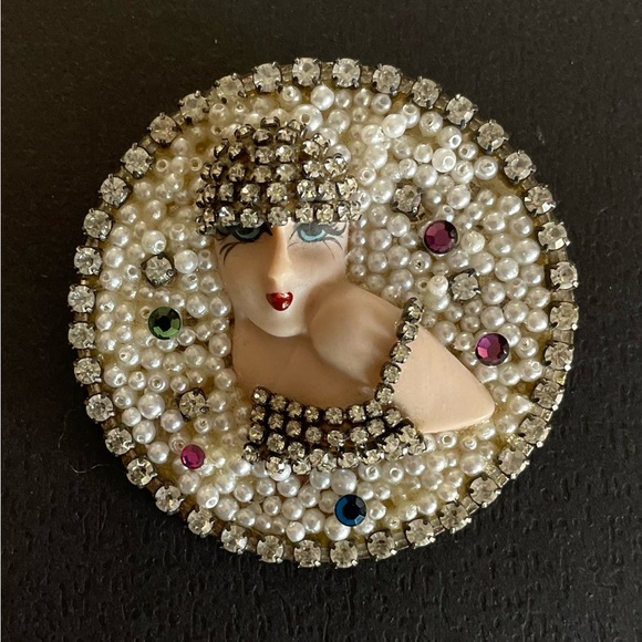 Vintage Flapper Girl Brooch Rhinestone and Faux Pearl Art Deco Revival - Picture 3 of 7